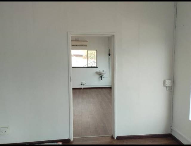 BUSINESS PROPERTY TO RENT IN GLENANDA